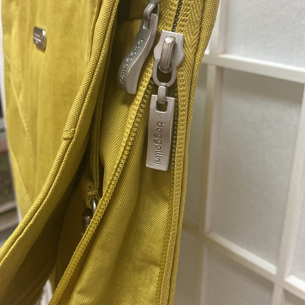 Baggallini Bag - image 4